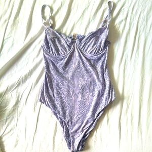 Acacia Marlow lavender snake one piece size M